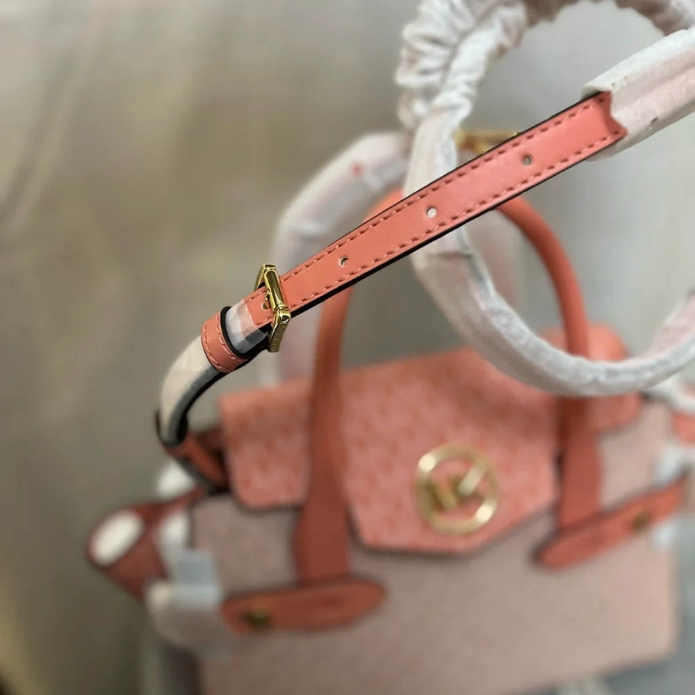 🆕. Michael Kors Pink Handbag with handle and strap New